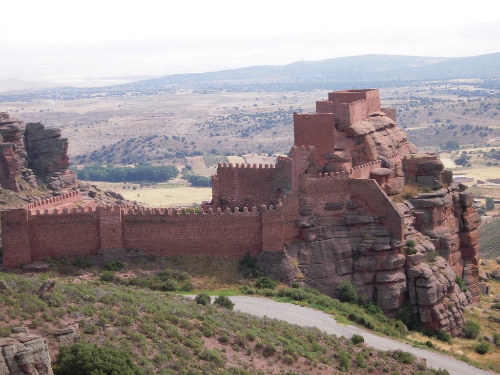 Roca y castillo (Peracense) by Heliodoro Villanueva