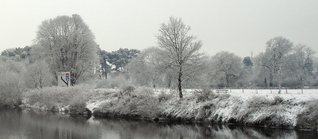 Bank on Ice by Diglis Water