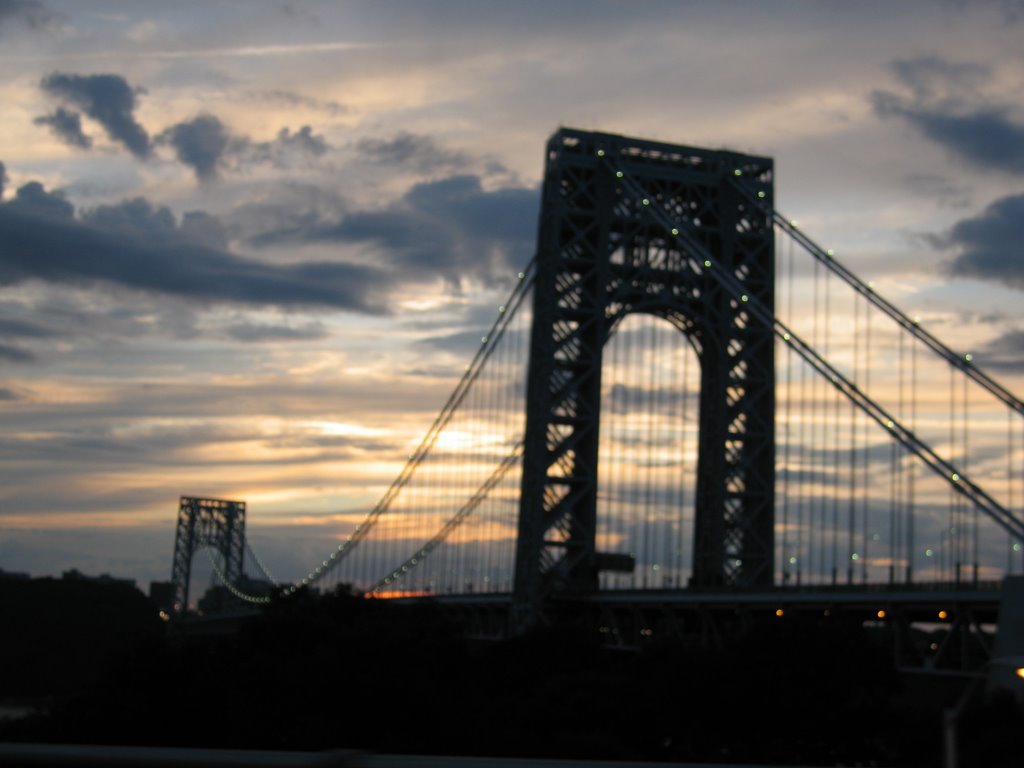 Sunset on the GW bridge by elpowett