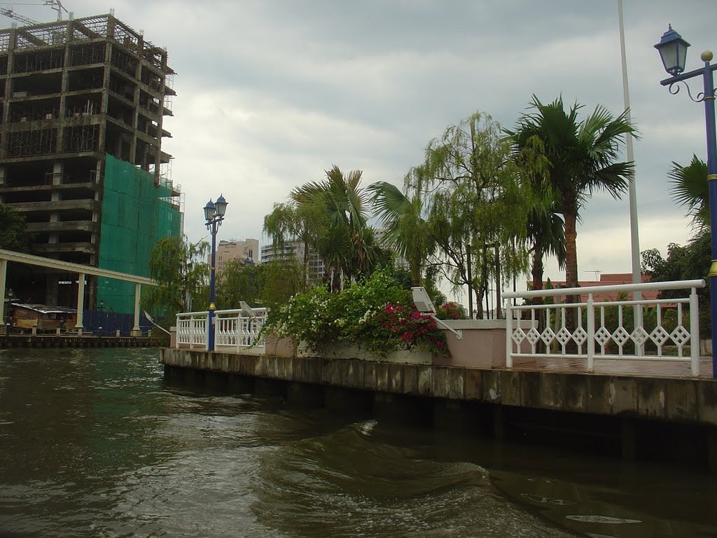 Kampung Morten - Melaka (river), Malacca Town, Melaka, Malaysia by Paul HART