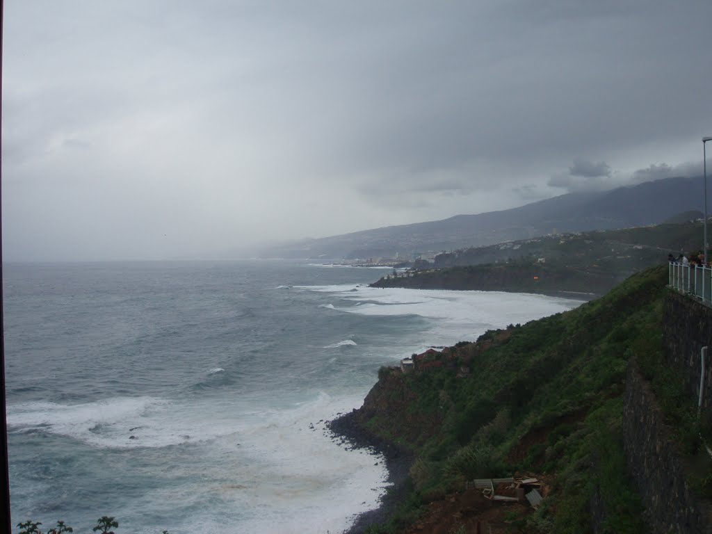 Puerto de la cruz,tenerife by R jesús garciarodrig…