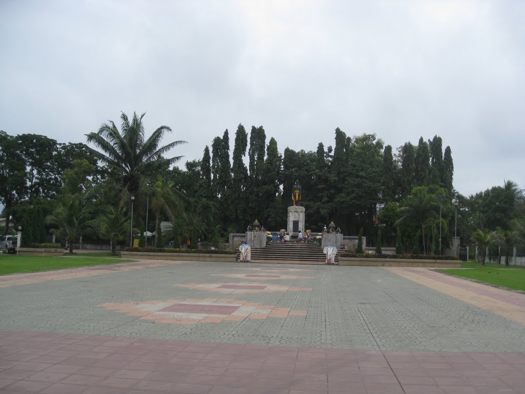 King Ngam-muang monument by videomaster