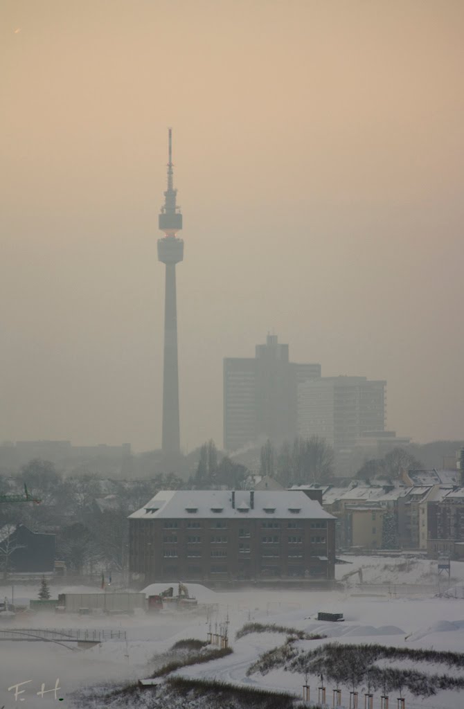 Der Florianturm über den Phönixsee by Frank Heldt (Fotogra…