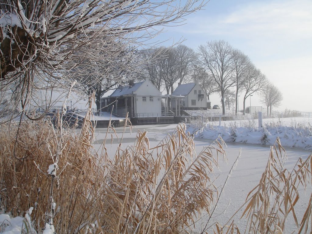 Sluisje in Eemnes december 2010 by Gerard Roodhart