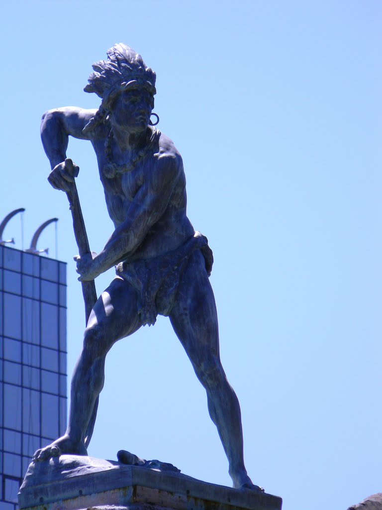 Sueño por un día: Monumento a Caupolicán en el Cerro Santa Lucía. Santiago Chile by mpcm