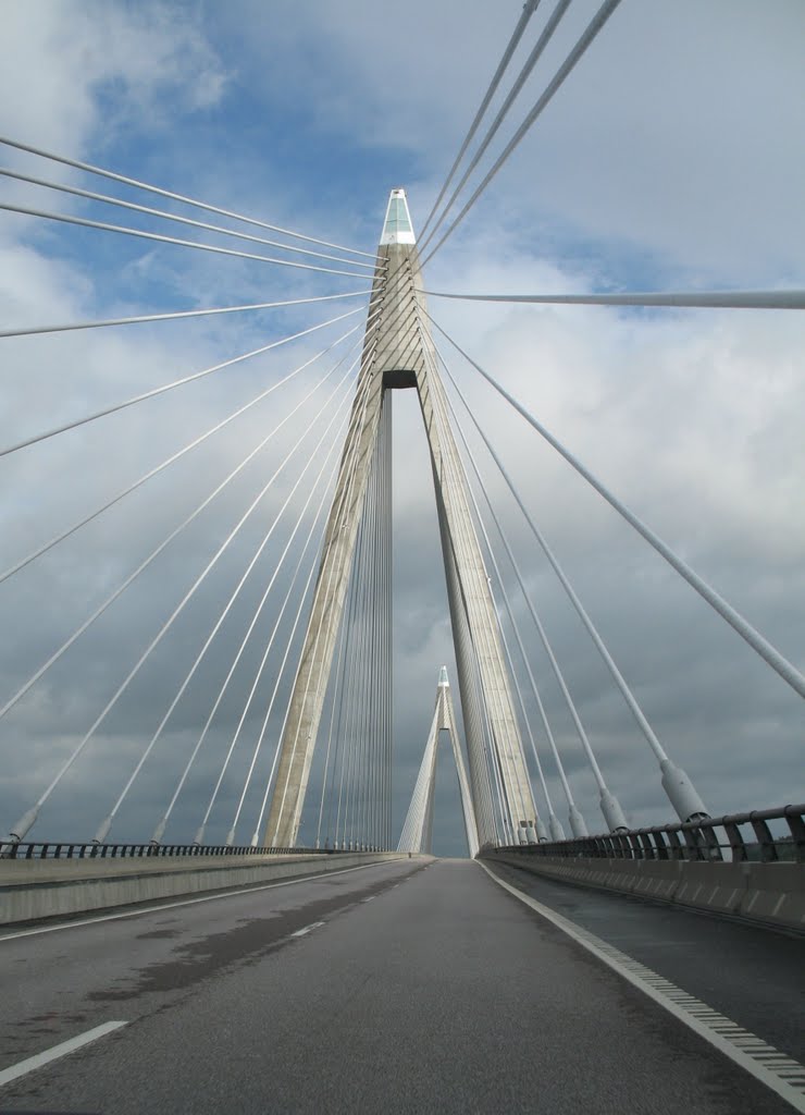 Crossing the Udevalla brigde. ©JucaLodetti by JucaLodetti