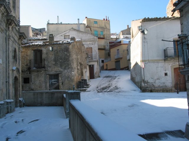 Stigliano, largo Chiesa by Mario D'Urso