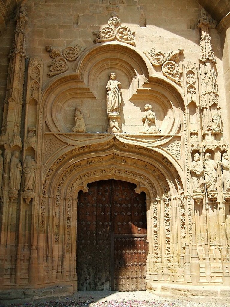 Portada gótica-flamígera San Esteban Protomártir, Ábalos, La Rioja by zarateman