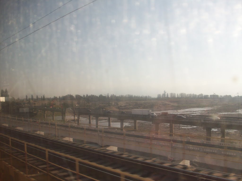 Puente Maipo desde el Metrotren TMSA. Buin Santiago by Ignacio Paredes