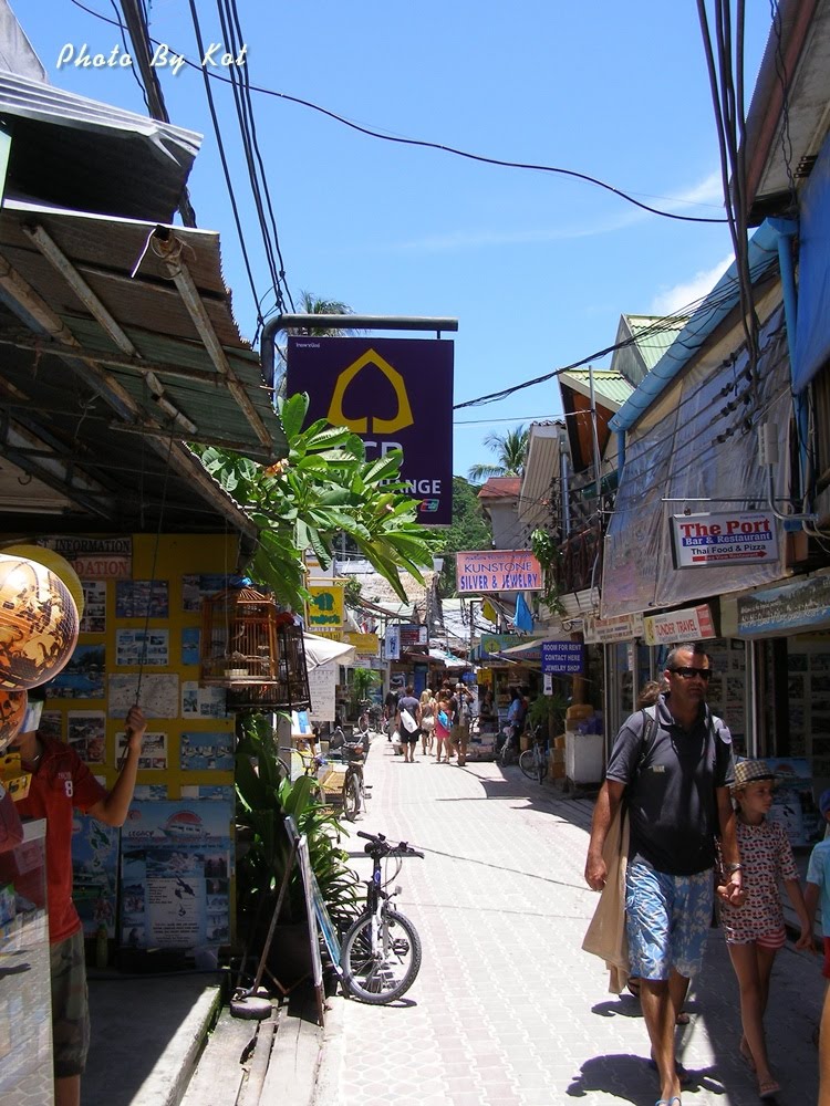 Pathway Kao Phi Phi Don by Kot-Adventure