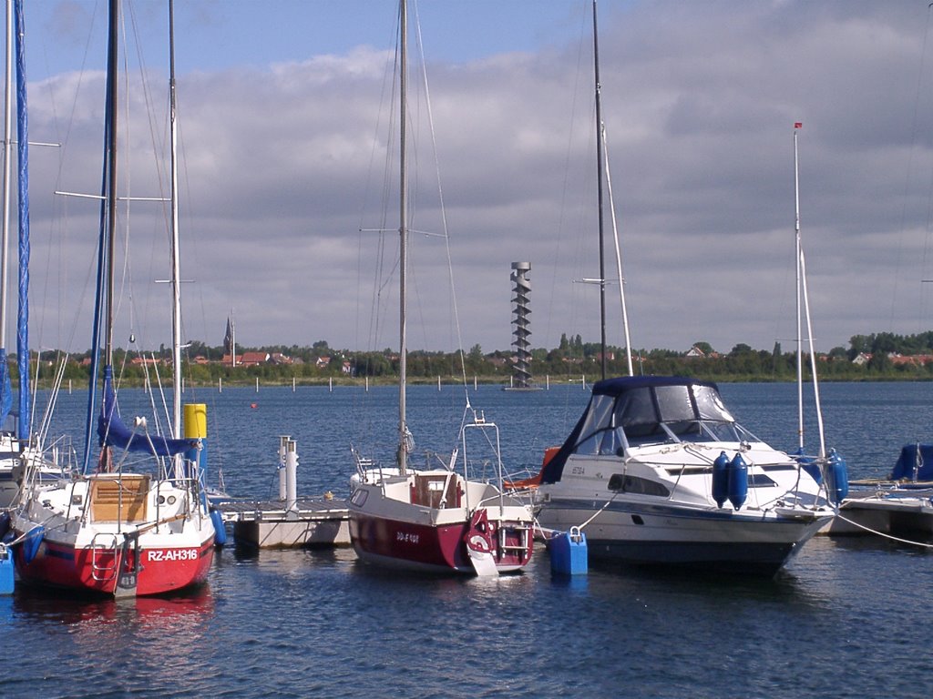 Bitterfeld, Marina und Pegelturm by Thomas Anders