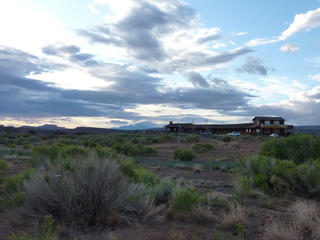 The rim rock inn near capitol reef north entrance by jonath9702