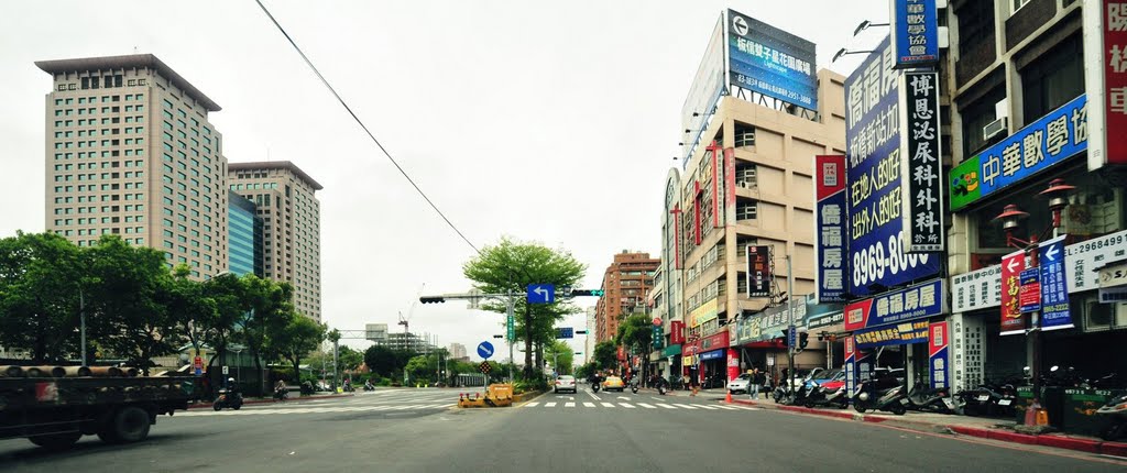 New Taipei, Banqiao District, New Taipei City, Taiwan by ImagingCity3D.tw