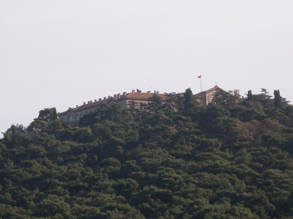 Adalar, Heybeliada, Aya Triada Manastırı (Ruhban Okulu) 2 by Kasım OKTAY