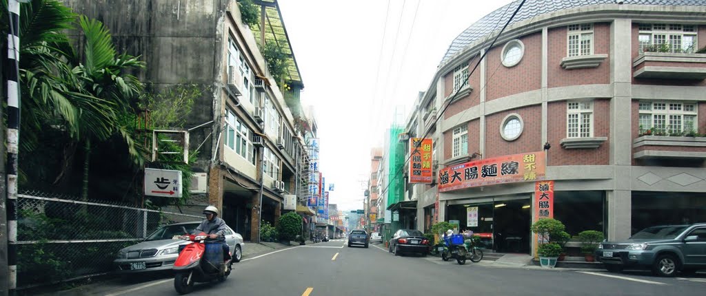 Taoyuan, Taoyuan District, Taoyuan City, Taiwan by ImagingTaipei10