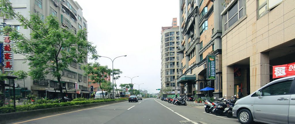 Taoyuan, Taoyuan District, Taoyuan City, Taiwan by ImagingTaipei10