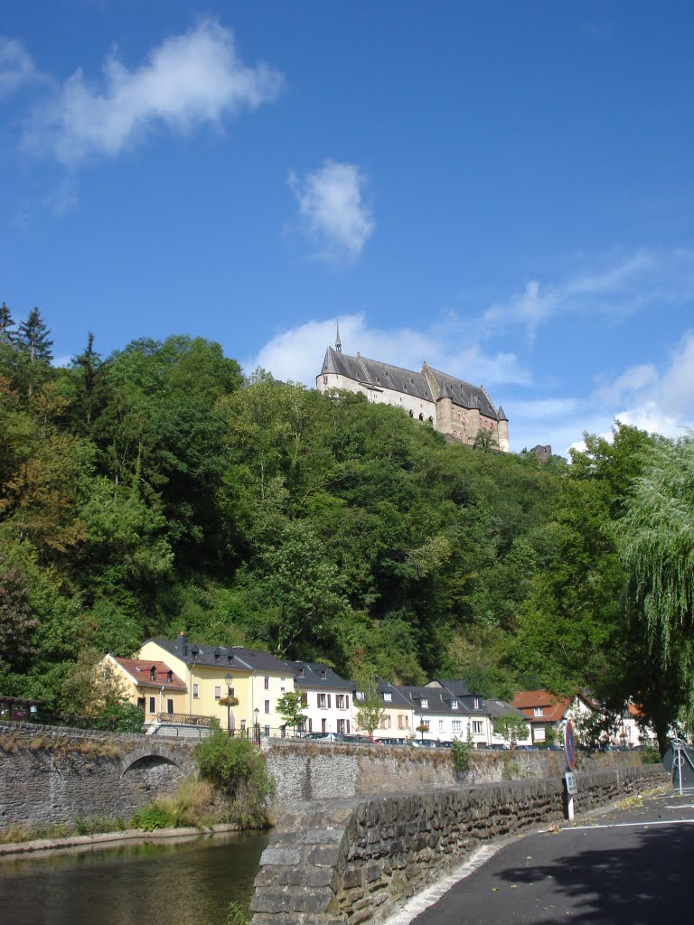 Vianden Castle by Torzel