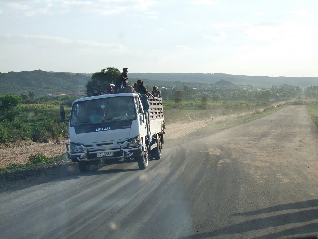 Just on the road between Jijiga and Addis by Mop