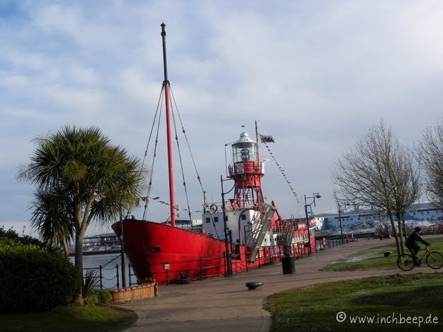 Cardiff Bay, Lightship by Inchtomania