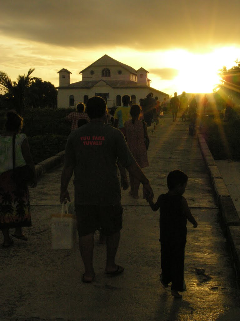 Vaitupu Wharf (in 2007) by Temata Shozo