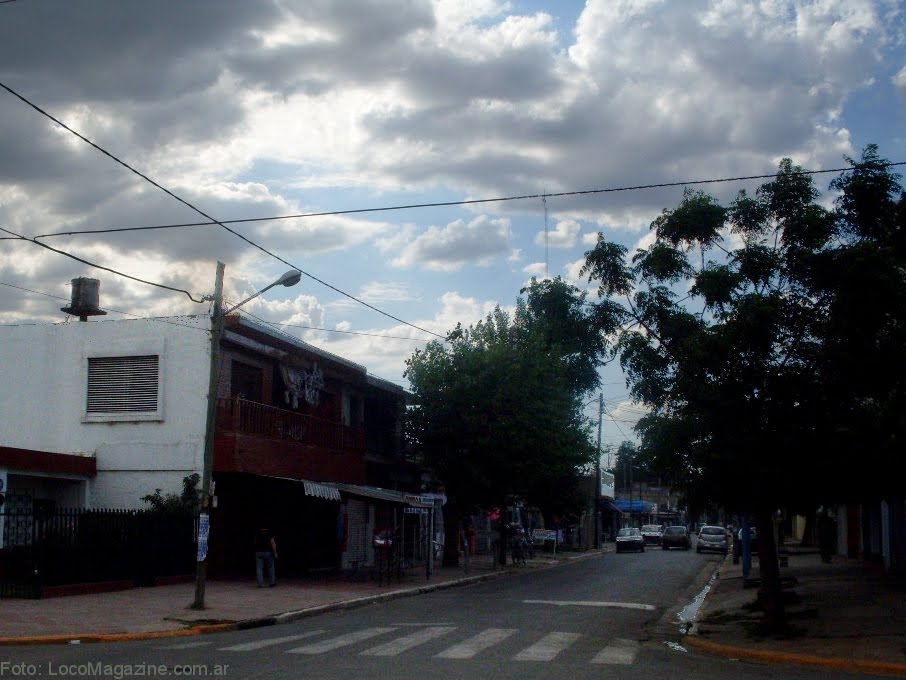 Demóstenes y Jorge Newbery, Las Flores - LocoMagazine.com.ar by Walteriot