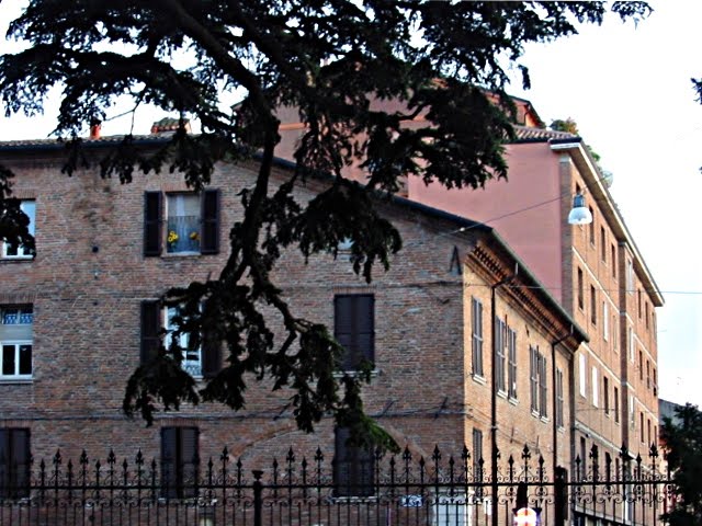 Ferrara:Corner between the "Porta Mare" main street and "Borgo dei Leoni" street by Pical