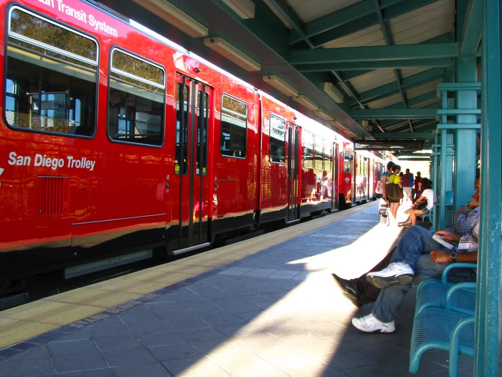 San diego trolley, fashion valley station by saintclair42