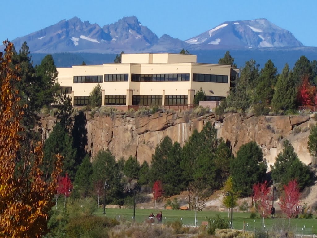 Cascade View from Farwell Bend Park in Bend, OR by gloryofGod1