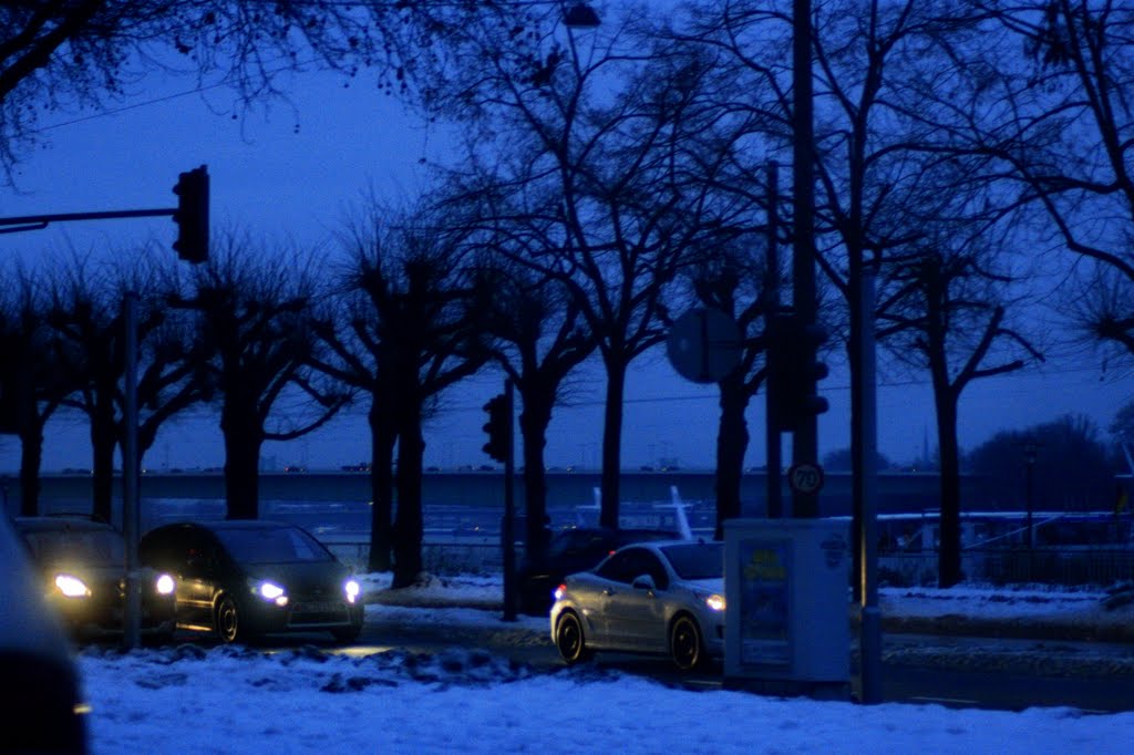 Verkehr Konrad-Adenauer-Ufer & Zoobrücke by sogesehen