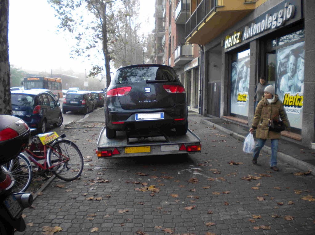 Piacenza ,Bellissimo maciapiede, passeggiata è pista ciclabile by gmassa48