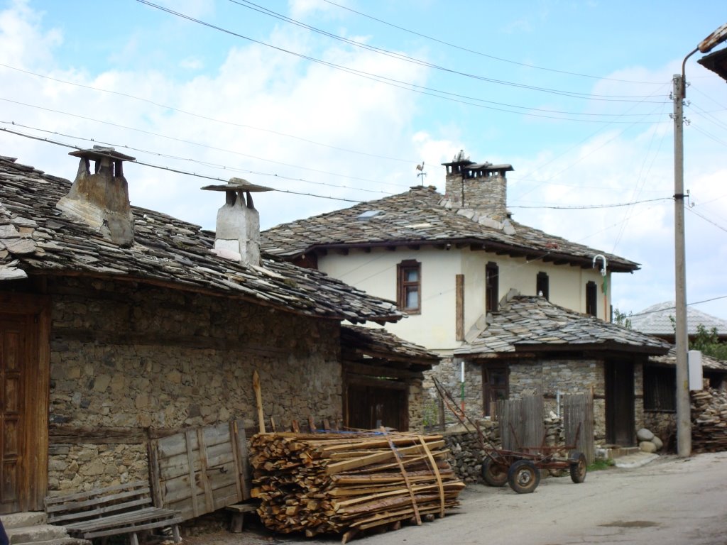 Satovcha, Bulgaria by deadleaves