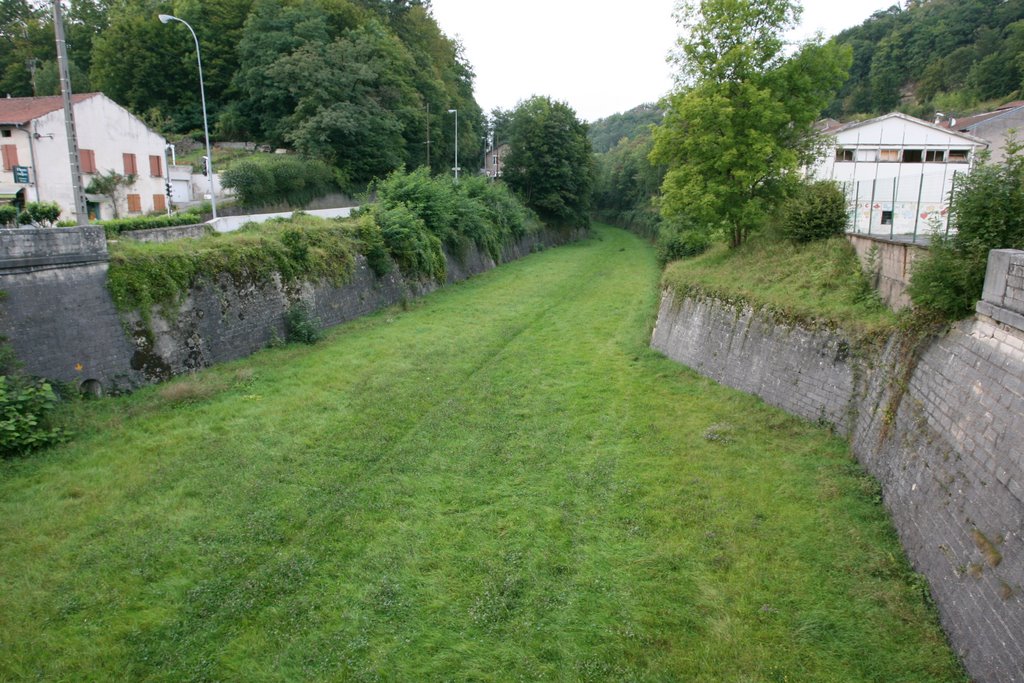 Vieux canal de la Marne au Rhin by www.binnenvaartinbeeld.com