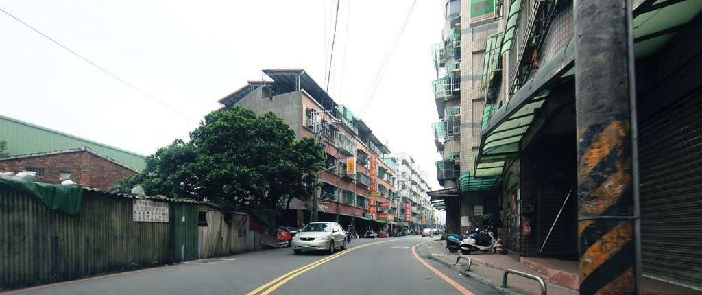 New Taipei, Banqiao District, New Taipei City, Taiwan by ImagingTaipei10