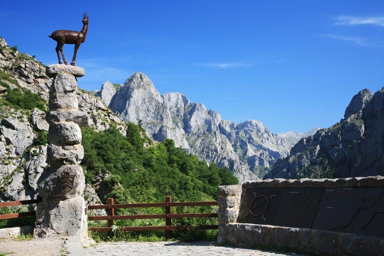 VIII-Valle de Valdeón, Mirador del Tombo by Antonio Varela