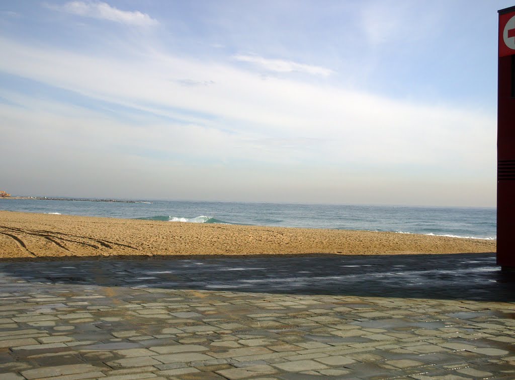 Platja del Bogatell by Yeagov