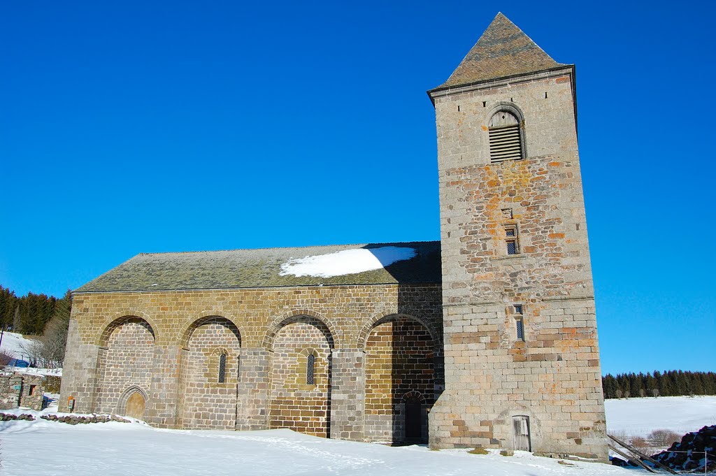 Village d'Aubrac by Les Argonautes