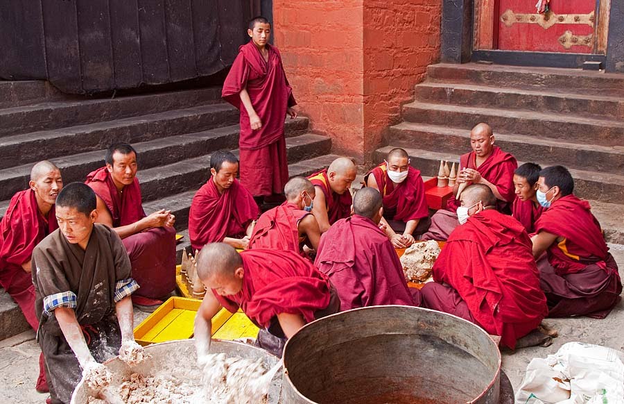 Tashilhunpo Monastery, Xigaze by paul runnestø