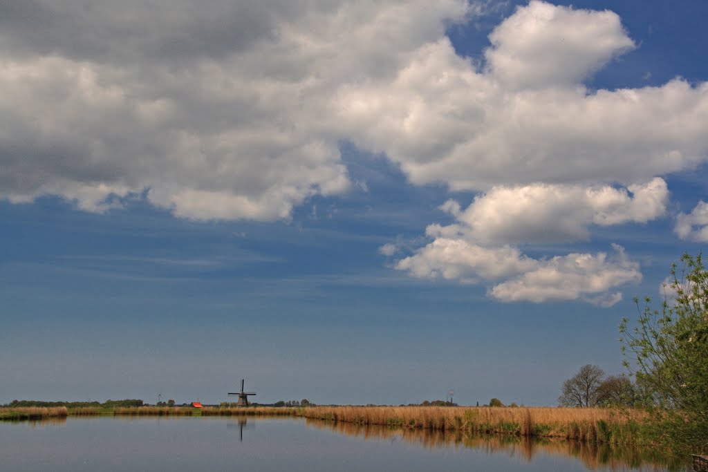 Mill in the neighbourhood near Noordeinde by Jack Tol