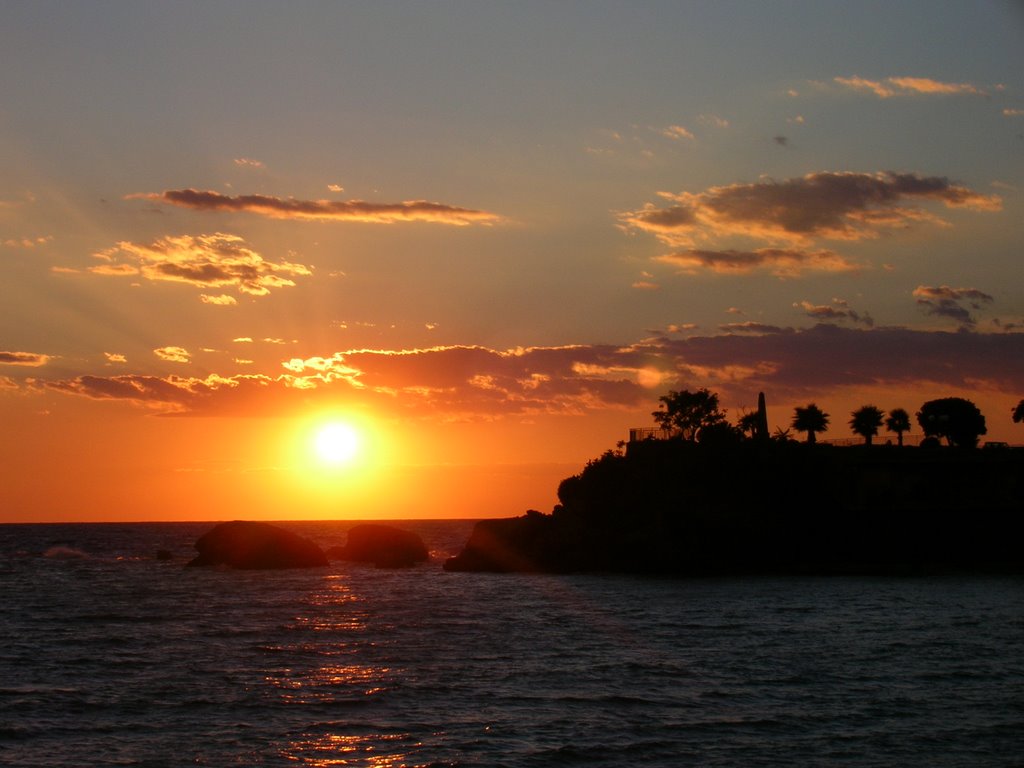 Tramonto a Marina di Belvedere by Bradipoz