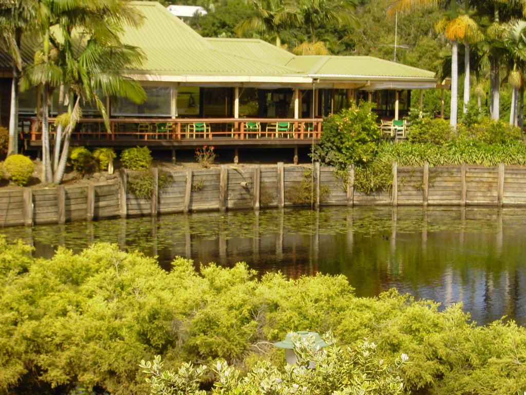 Island HOuse at Club Banora Golf Club 12 July 2005 by Cathow