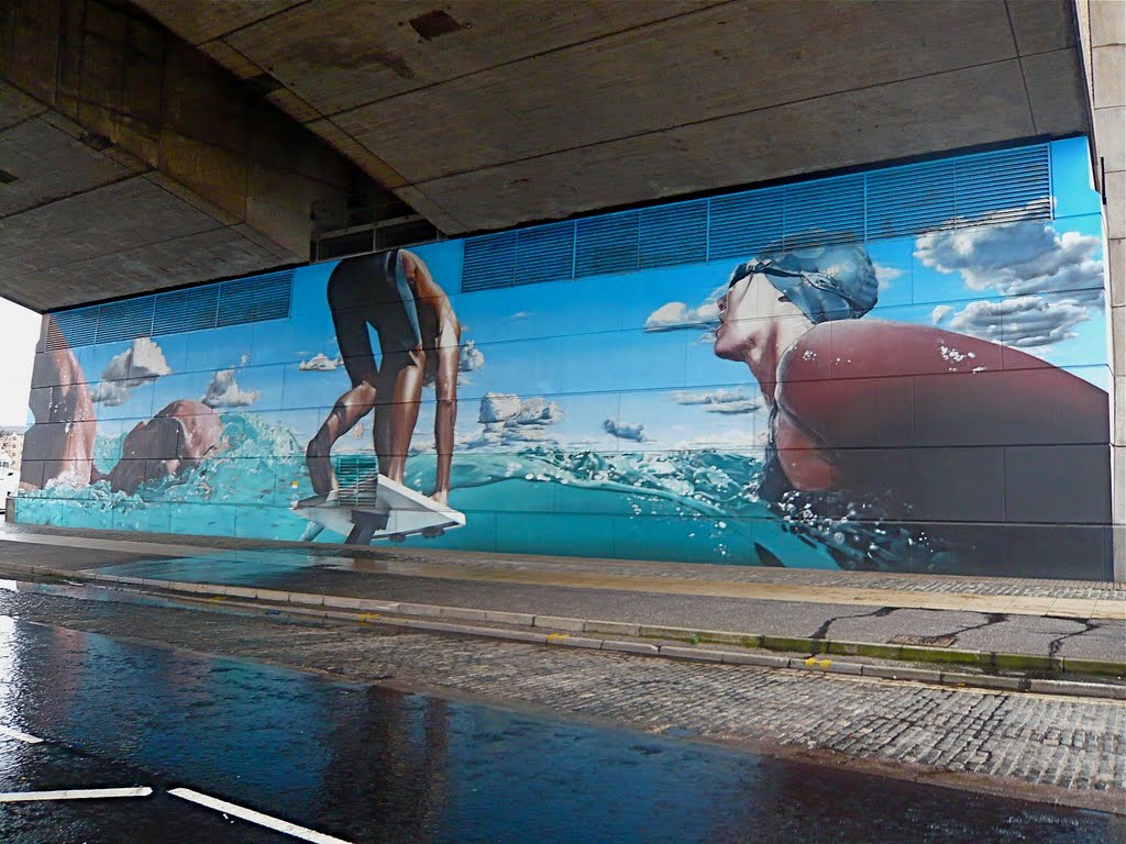 Diving in @ Kingston Bridge (Graffiti) by The Jacobite