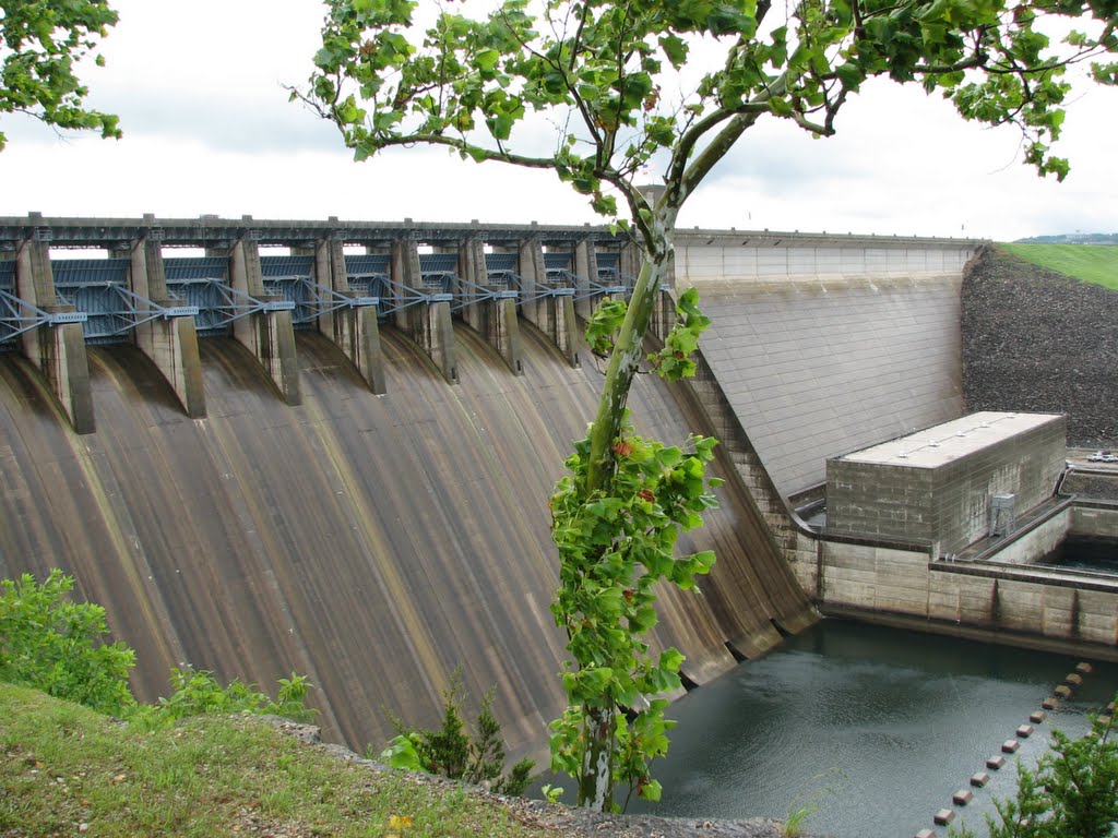 Table Rock Dam by Mark Blackledge