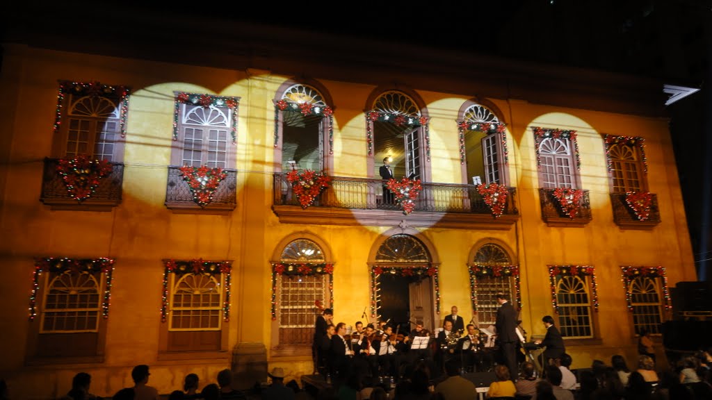 Museu de Antropologia do Vale do Paraiba, show de Natal 2010 by Jorge Leme