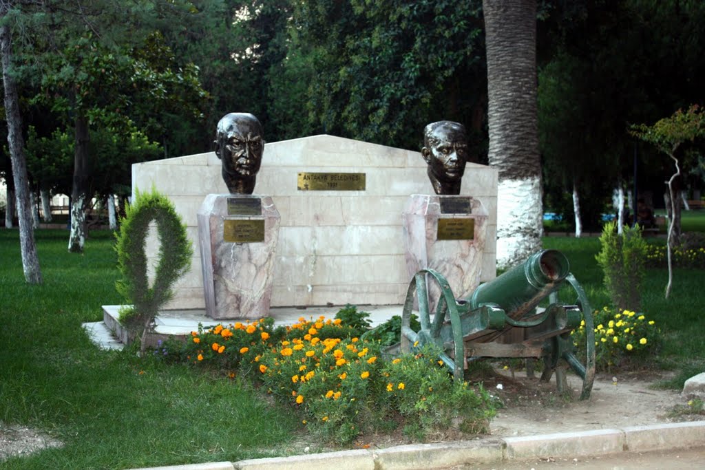 Antakya Belediye Parkı by zehter