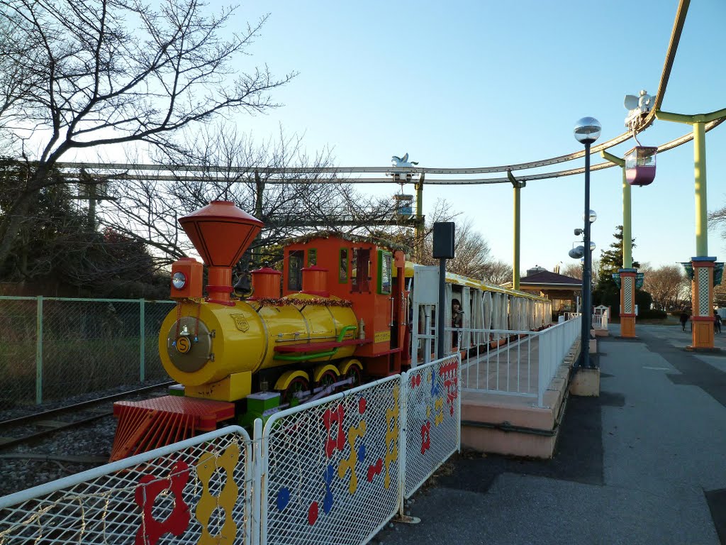 東武動物公園の「太陽の恵み鉄道パークライン」 (埼玉県宮代町) (Rail locomotives at Tobu Zoo, Miyashiro-machi, Saitama, Japan) by scarbo