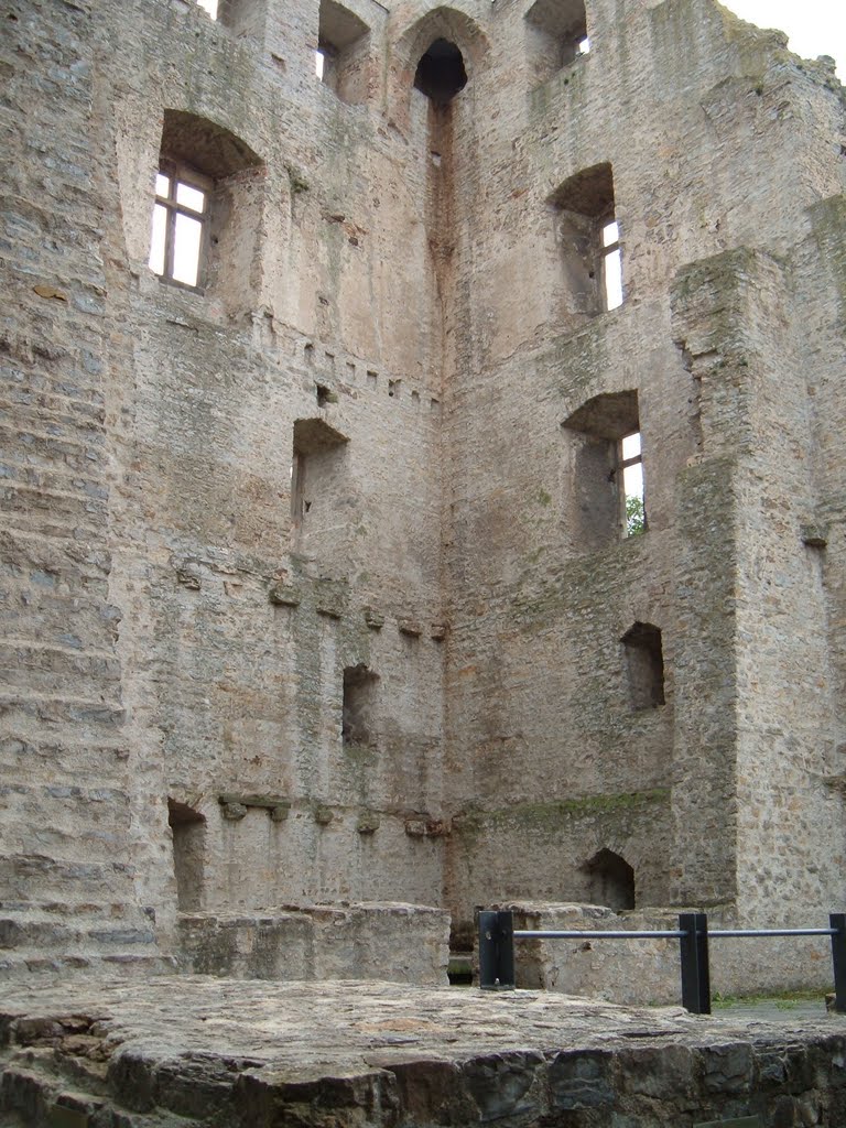 Hoher Schwarm, inner view from the main house and gate by EdCo