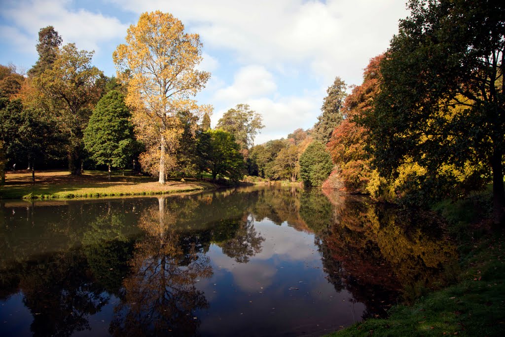 Stourhead Lake by northbynorthwest