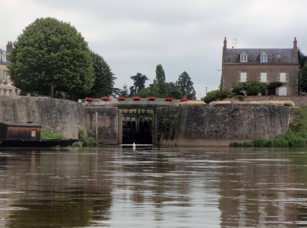 Canal à Combleux by milesi