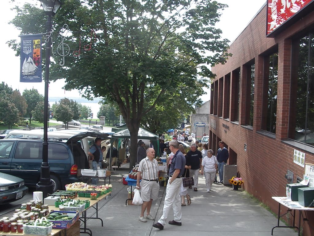 Brockville Farmers Market - 2004 by madhat