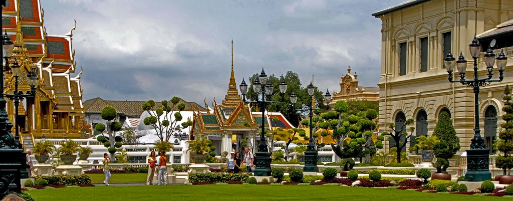 Bangkok capital of Thailand by Dmitry Ozersky